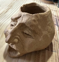 (Pré-venda) Escultura Exclusiva  –– Homem Vazio Nas Ideias De Si Mesmo