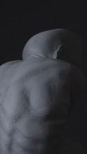Escultura #5 –– homem tentando escapar para o buraco em seu peito